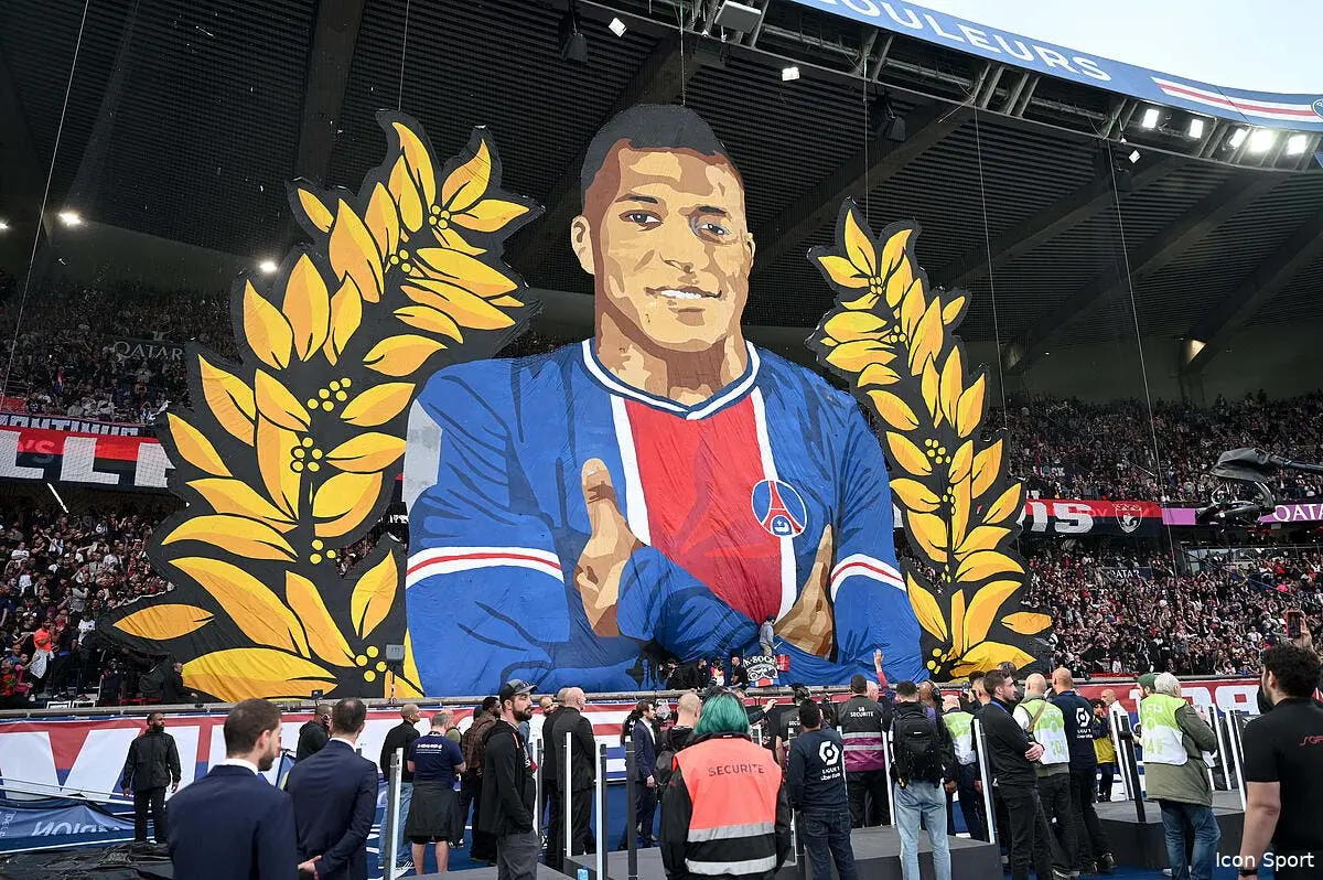 PSG : «  Ferme ta gueule ! », l'hommage à Mbappé tourne mal