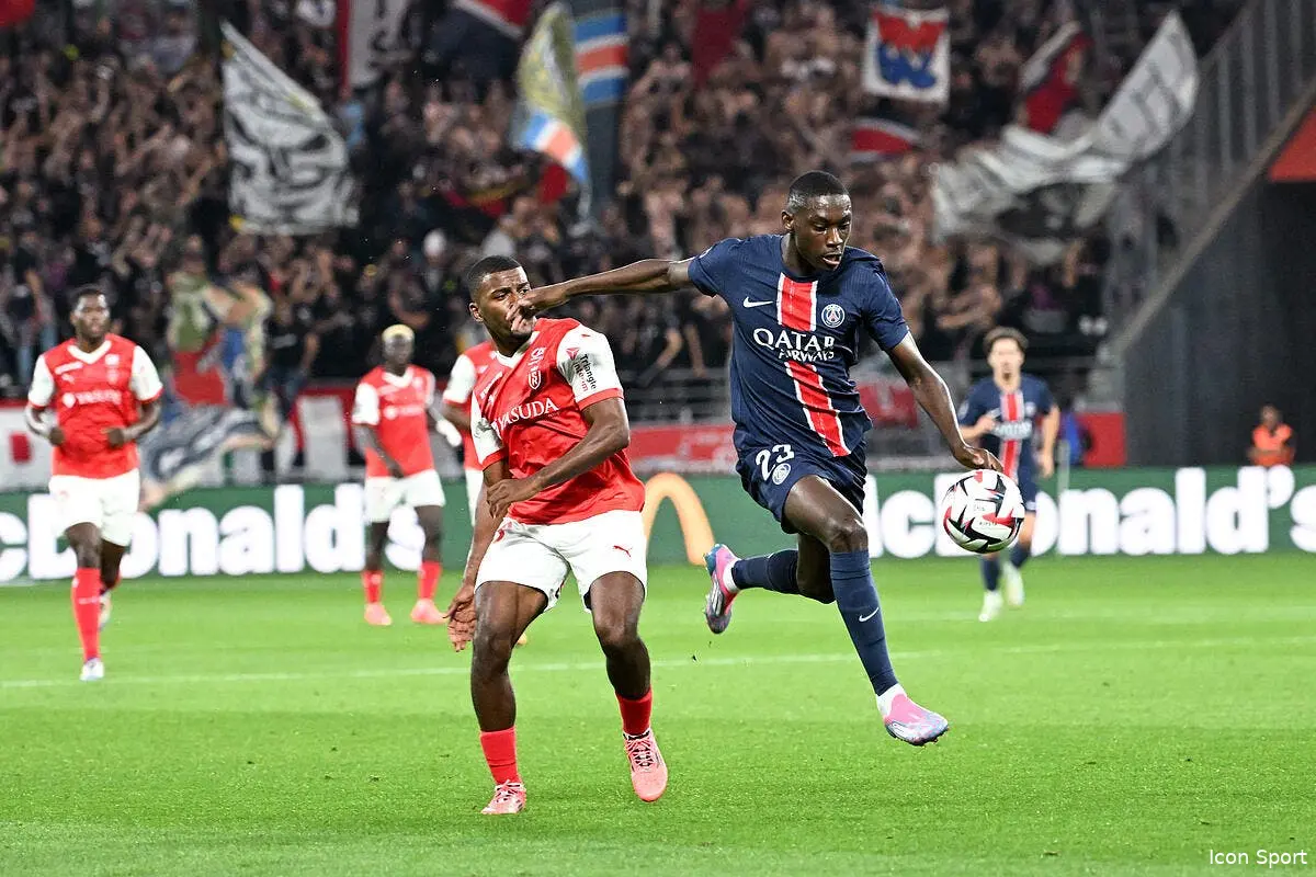 PSG : Kolo Muani dit « oui » à ce club, c'est la surprise !