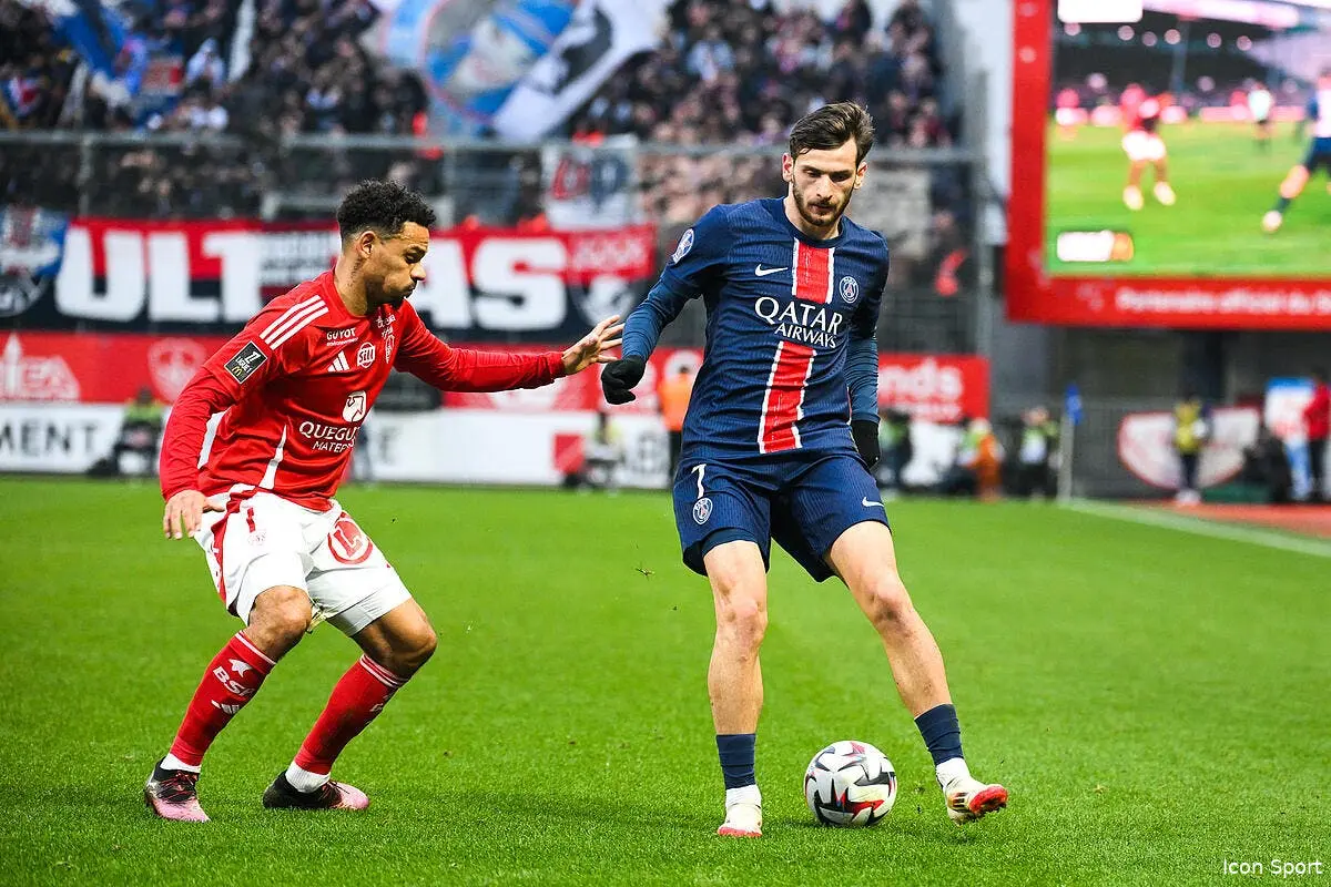 Kvaratskhelia signe un premier exploit au PSG