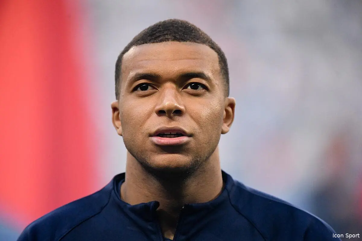 psg mbappe vide son sac nasser al khelaifi prend cher iconsport 227934 0390 376769