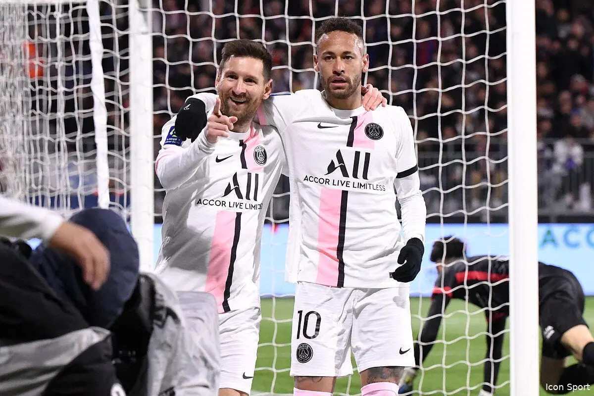 psg neymar bourre il fete son triple devant l ordi icon ab1 2515 338661