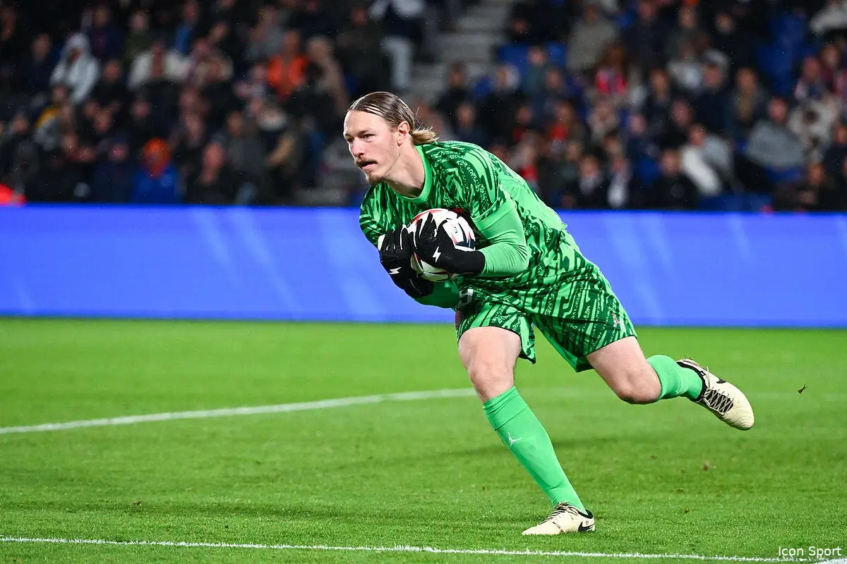 PSG : Safonov pour 20ME, il accuse Paris