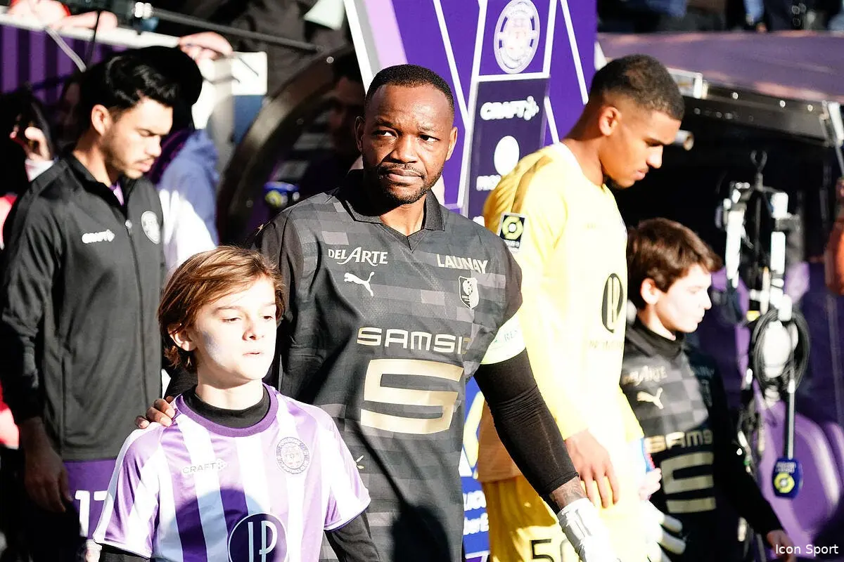 rennes mandanda gardien a 40 ans c est quasi signe icon win0300 370201