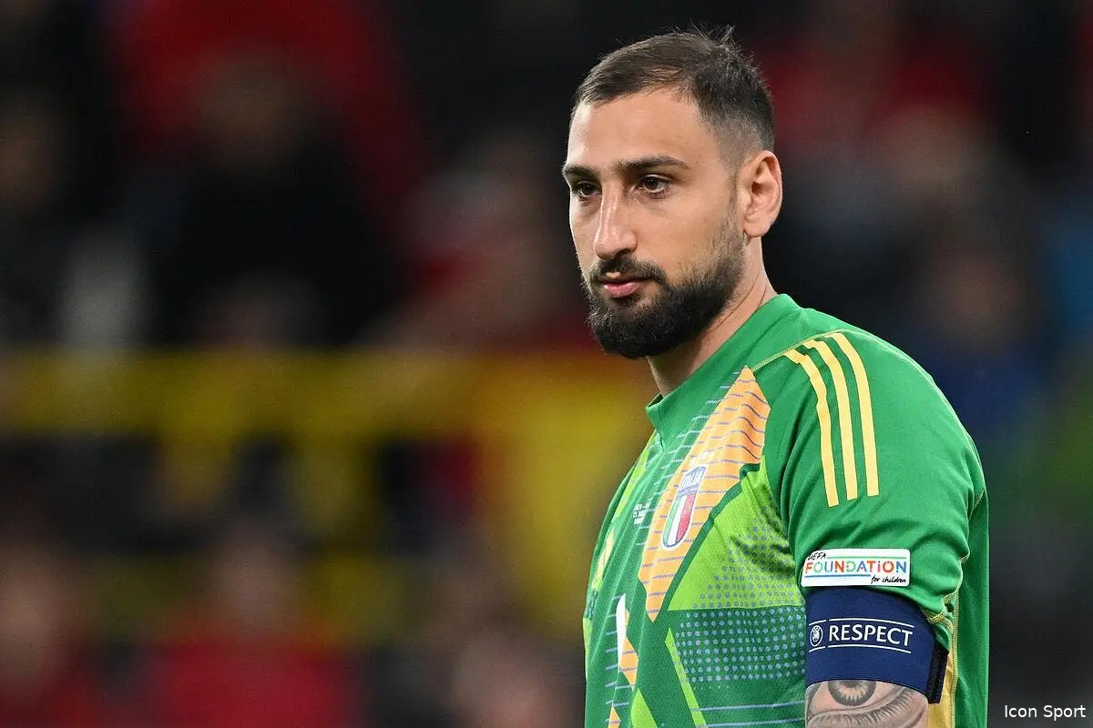 Une concurrence truquée, le PSG sans pitié pour Safonov