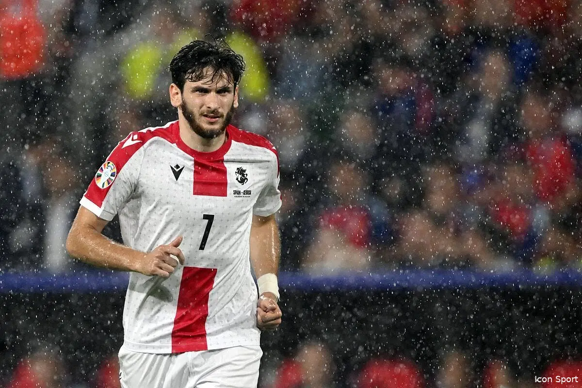Signer au PSG l'obsède, Kvaratskhelia entre en guerre