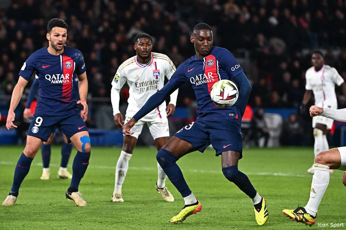 Stop ou encore avec le flop Kolo Muani, le PSG a tranché 