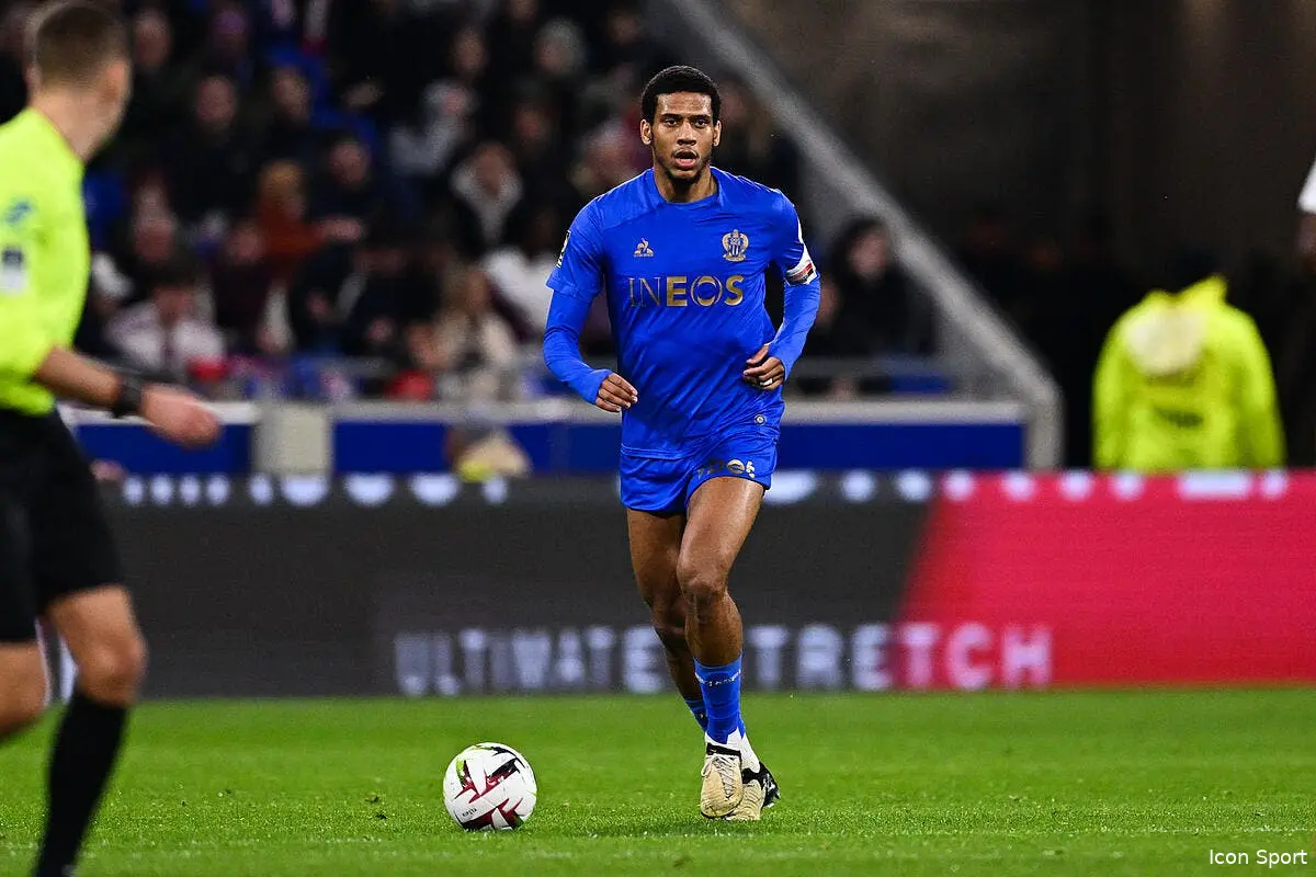 Todibo se prend une claque, il ne fait plus rêver MU