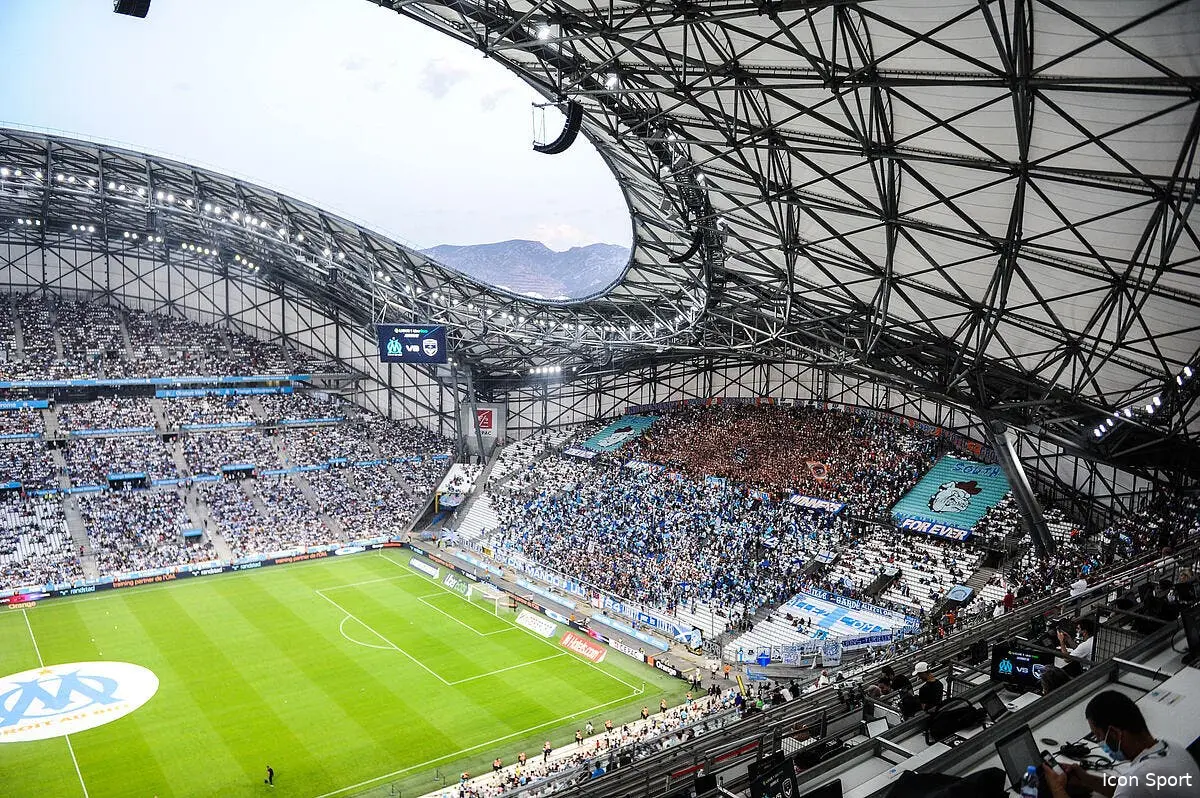 un mort et des blesses apres un accident d un minibus de supporters de l om icon dsc 5953 324309