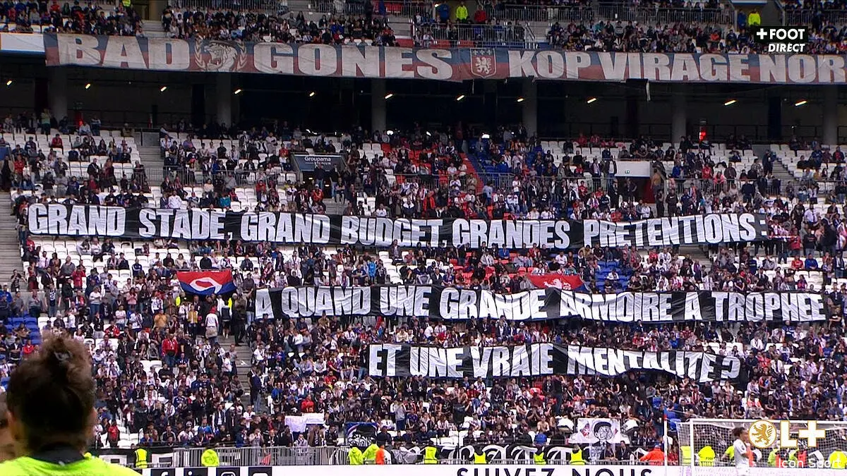 victoire ou pas l ol n echappe pas aux revendications fvic cbwwaav94m 360127