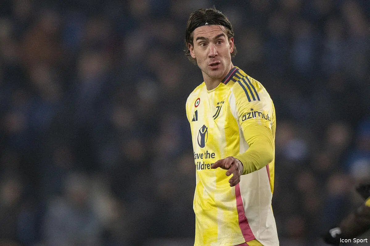Vlahovic envoie balader le PSG... pour le moment