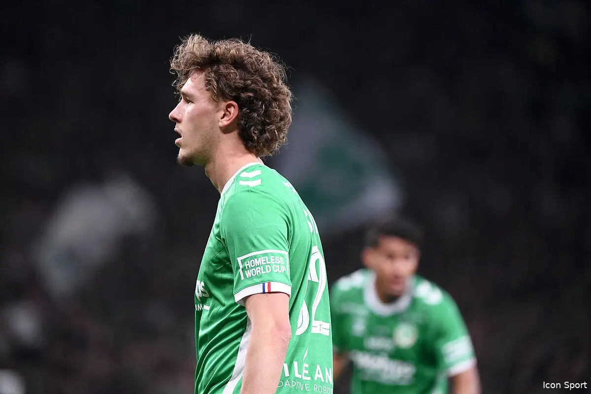 ASSE : Le bourreau de l’OL présente ses excuses