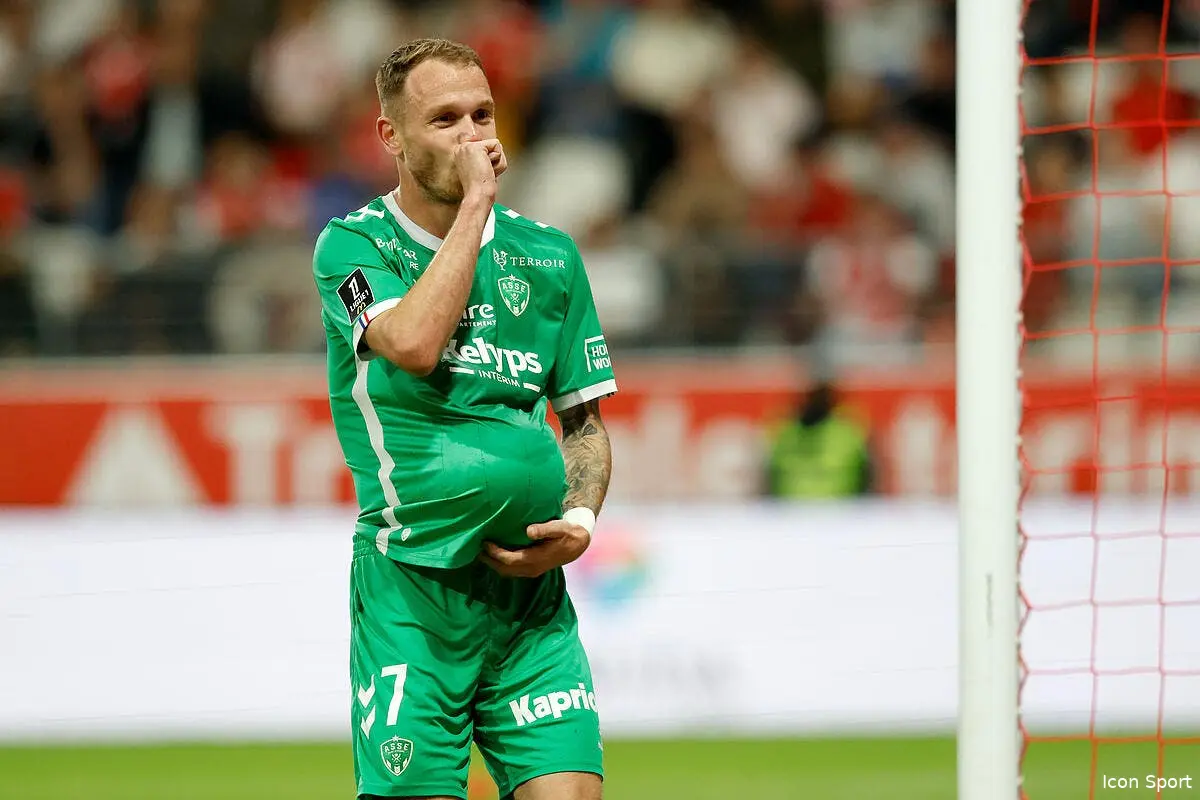 L'ASSE a trouvé son héros pour se maintenir