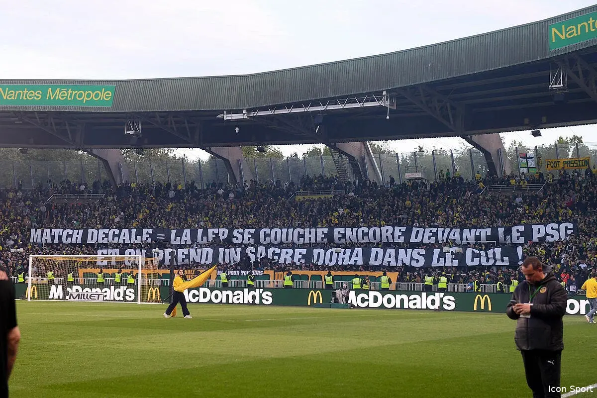 Banderole et chants injurieux à Nantes, le PSG se fâche