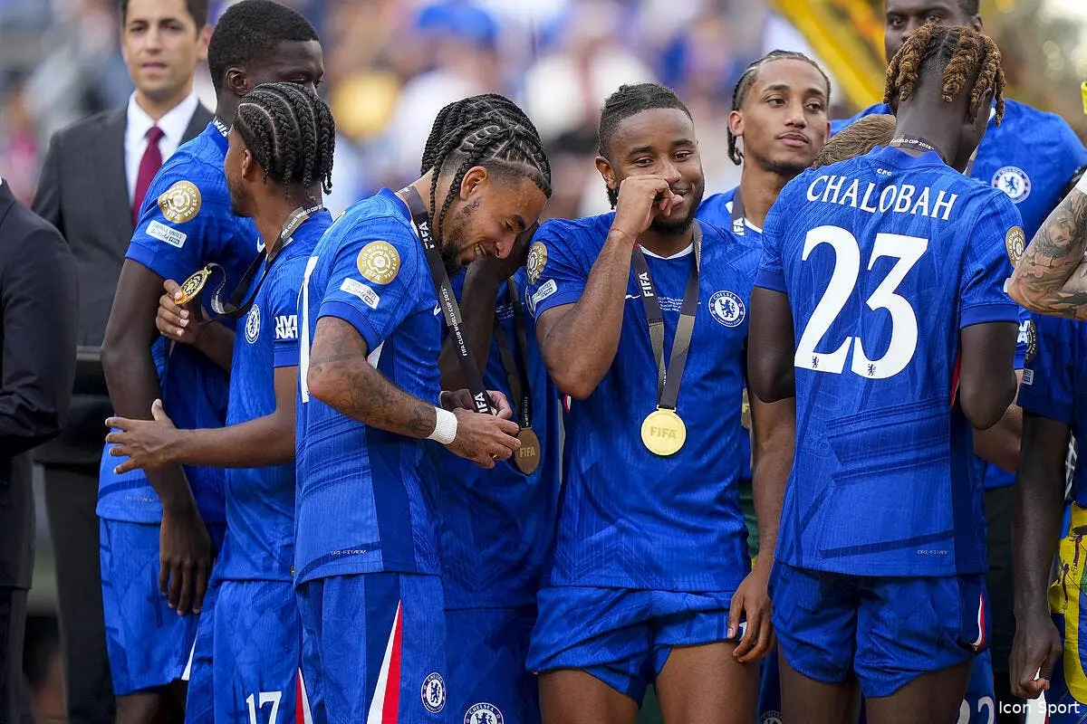 Chelsea reçoit 100 ME pour deux Français