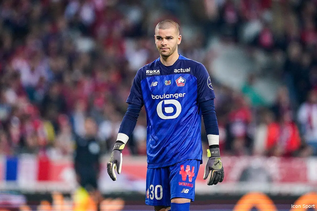 Lucas Chevalier signera au PSG à une condition