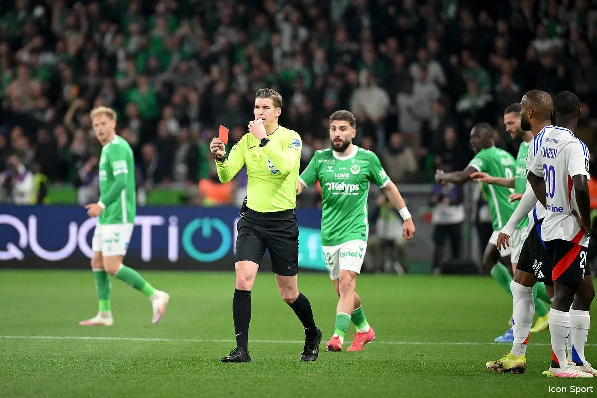 L'arbitre d'OL-ASSE s'est excusé, Tolisso est sous le choc