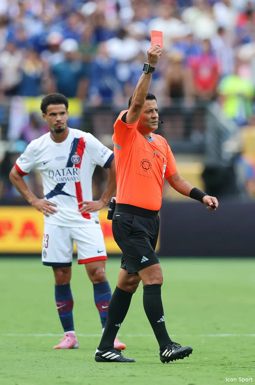 L’arbitre de PSG-Chelsea corrompu, ça fait scandale