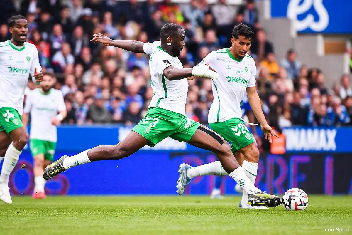 Deux gros départs en défense, l'ASSE tremble