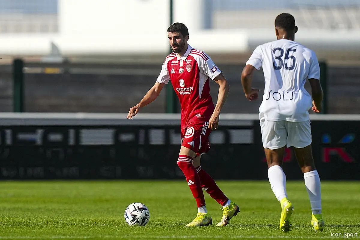 L'OL maltraite Lees-Melou, le Paris FC doit en profiter