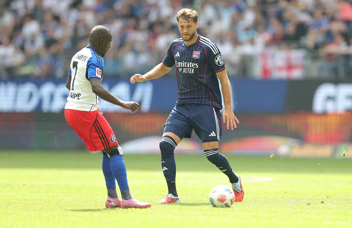 L'OL roule sans pitié sur Hambourg