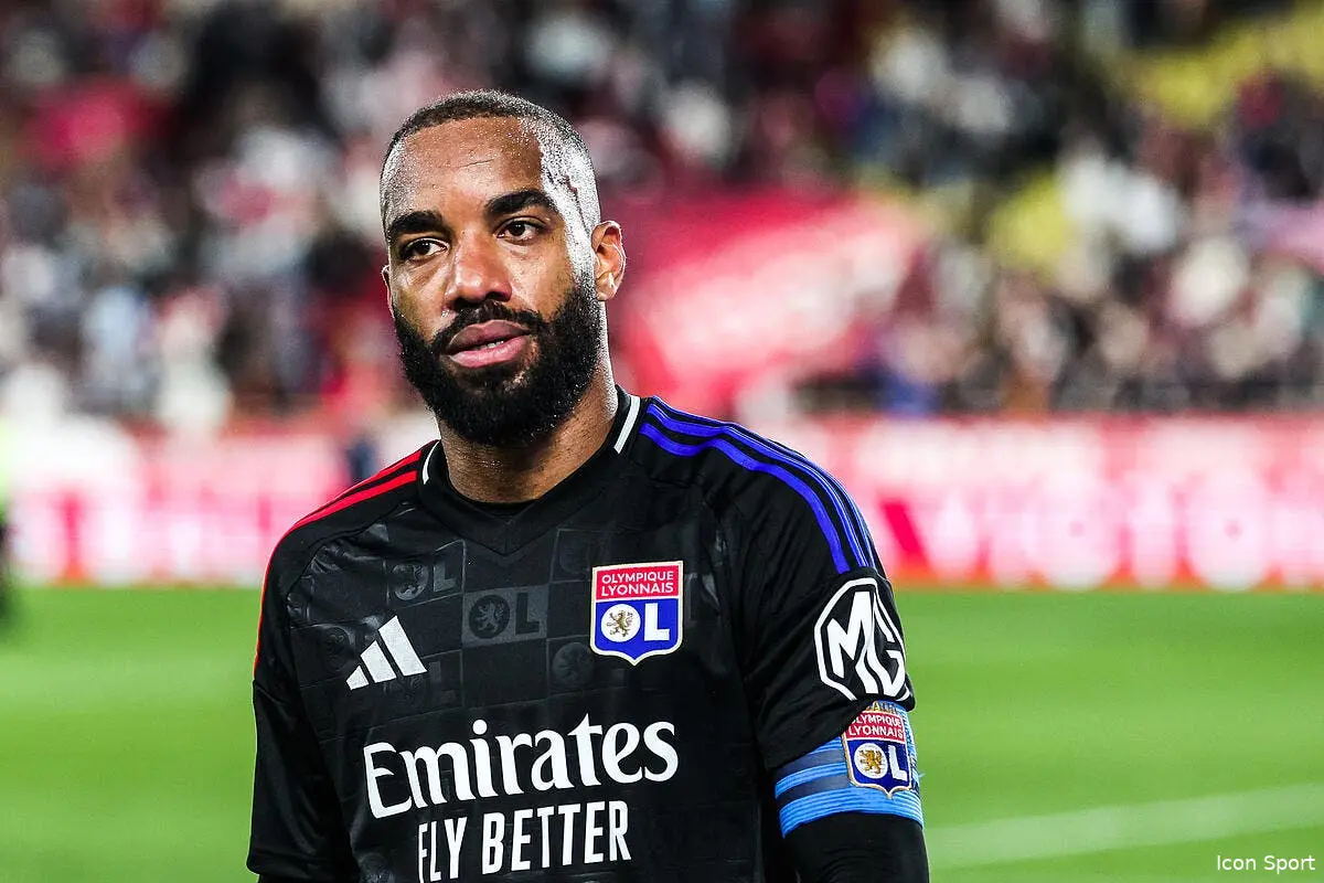 Lacazette prime sur l'Europe, l'OL a tranché