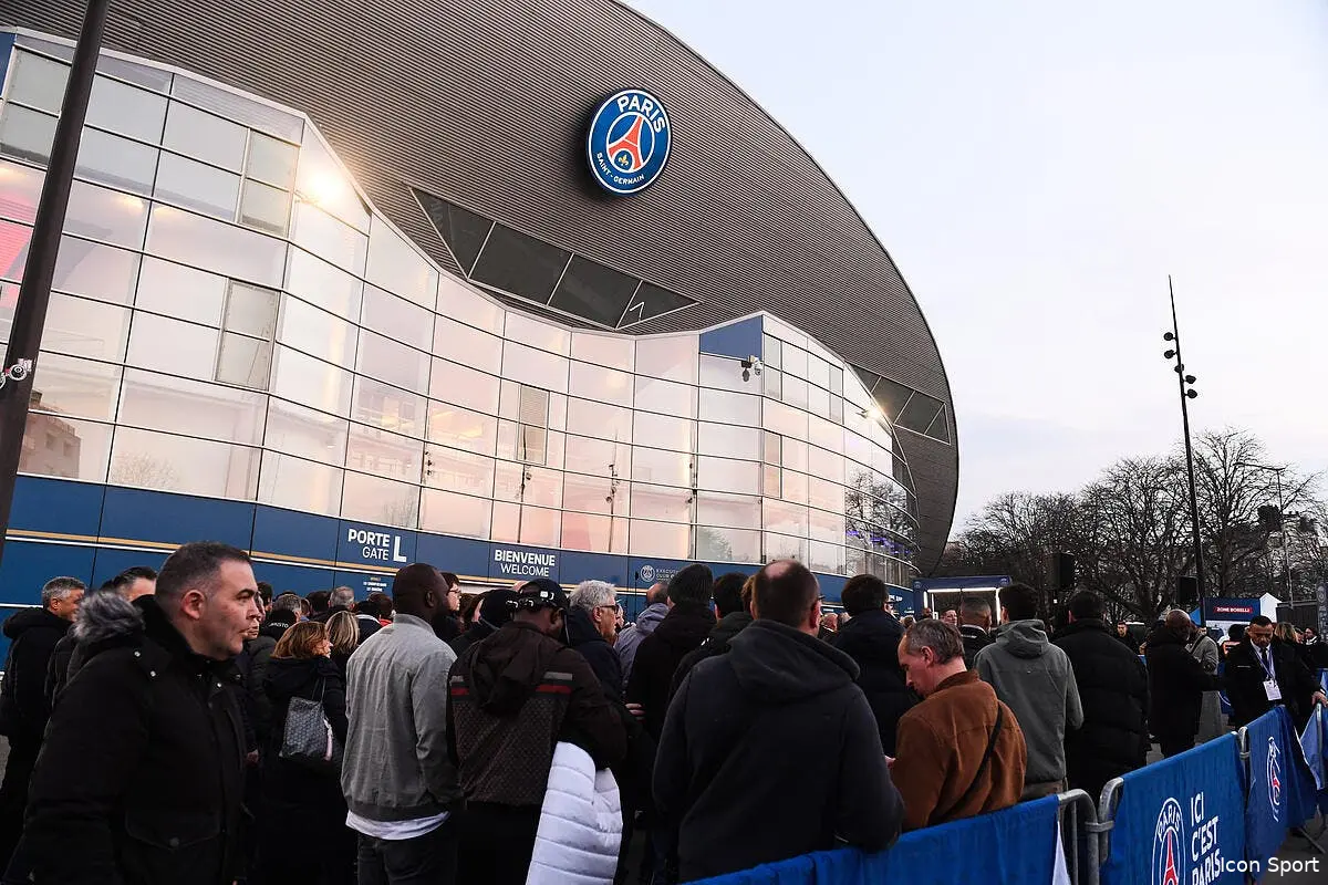 Le Parc des Princes prêté, le PSG n'a plus le choix