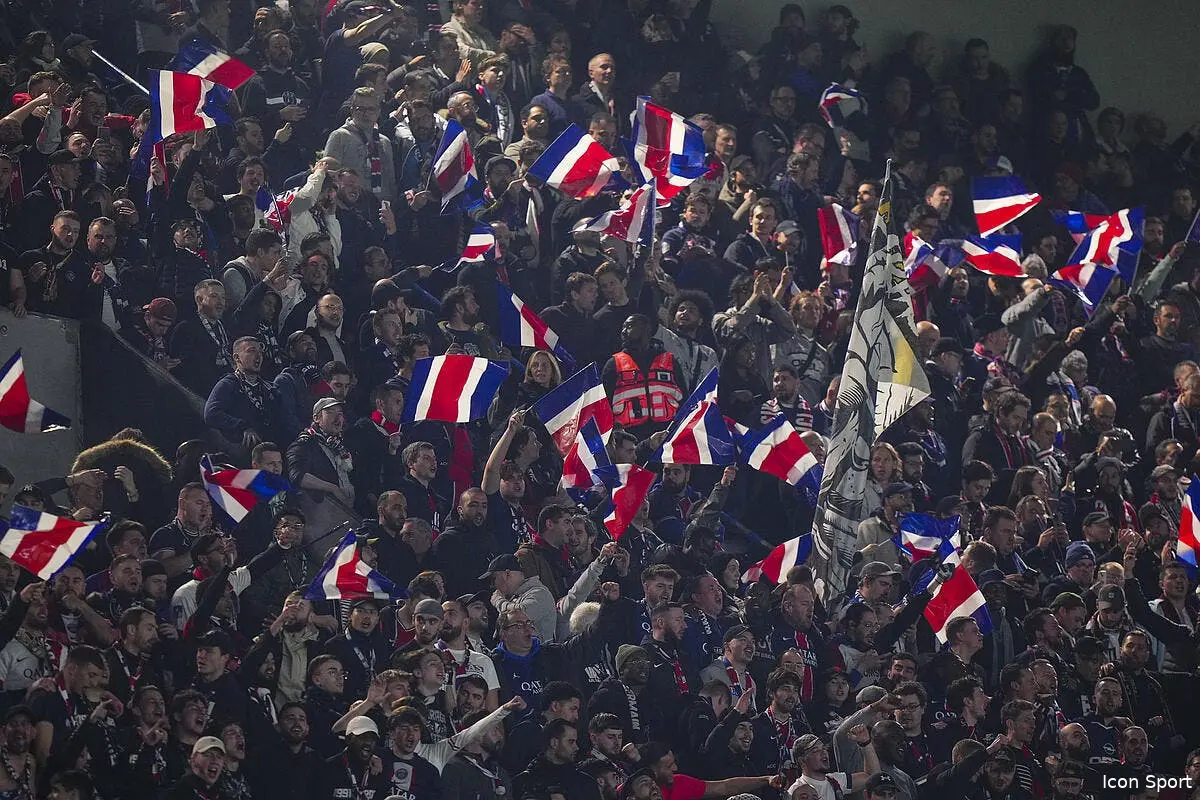 Le PSG complice, la banderole qui met le feu