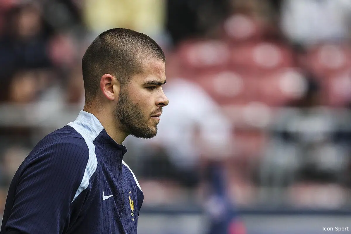 PSG : La signature de Lucas Chevalier se complique