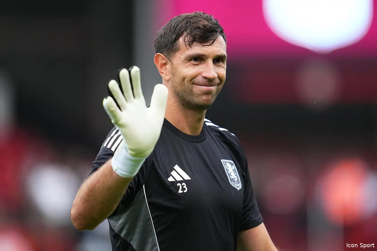 Man Utd : Dibu Martinez tout proche de remplacer Onana