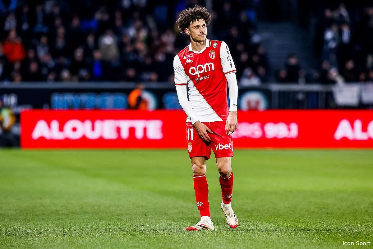 Manchester City déclare la guerre au PSG pour Akliouche