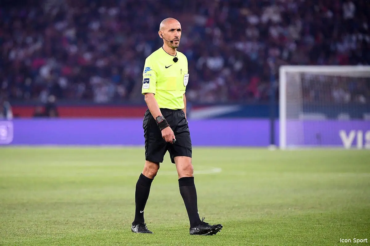 PSG-Angers : L'arbitre cède sa place après 20 minutes