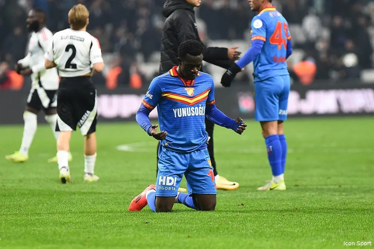 rennes le reve de beye joue en turquie iconsport 245355 0001 392059