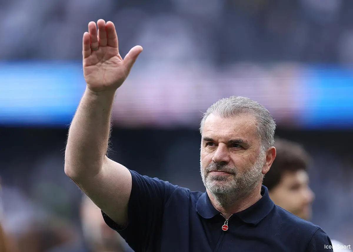 Tottenham vire Postecoglou