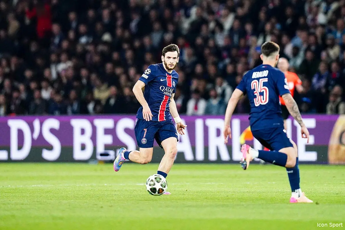 Vidéo : Kvaratskhelia humilie Disasi et met le PSG devant