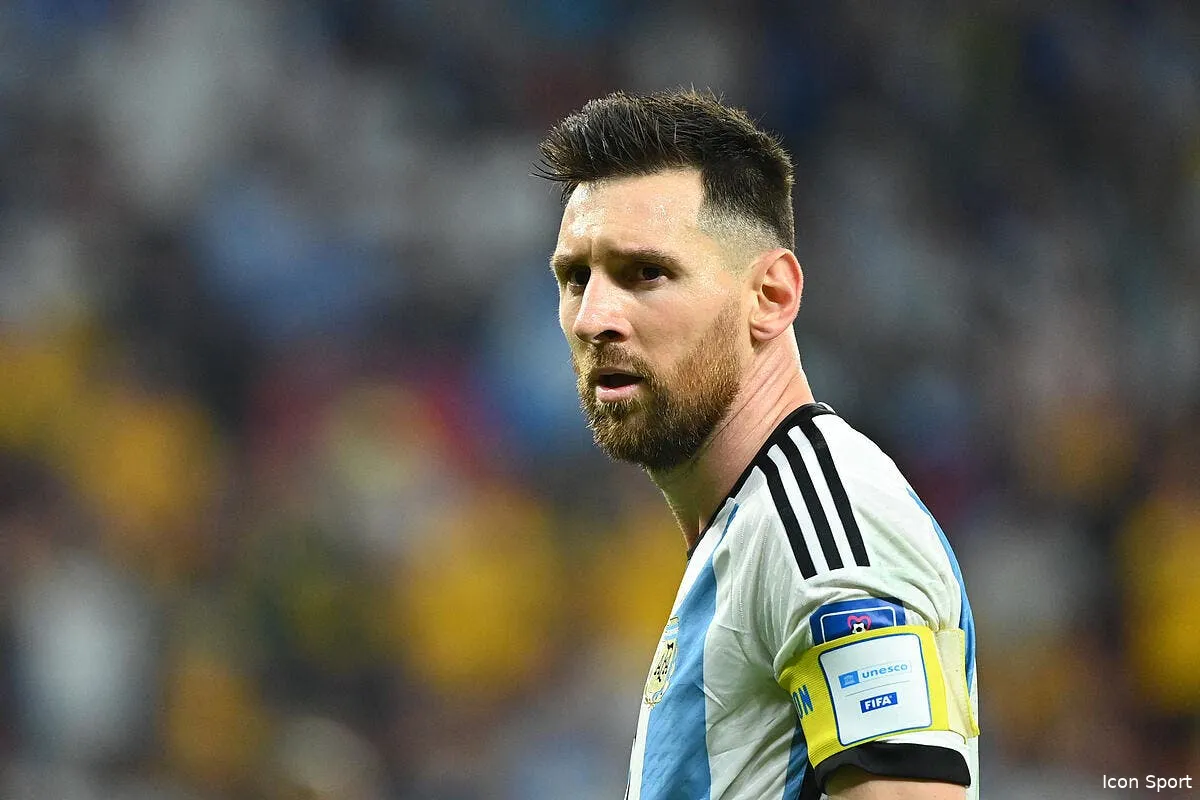 cdm messi monte au creneau pour defendre martinez icon dib 031222 10 90 354295