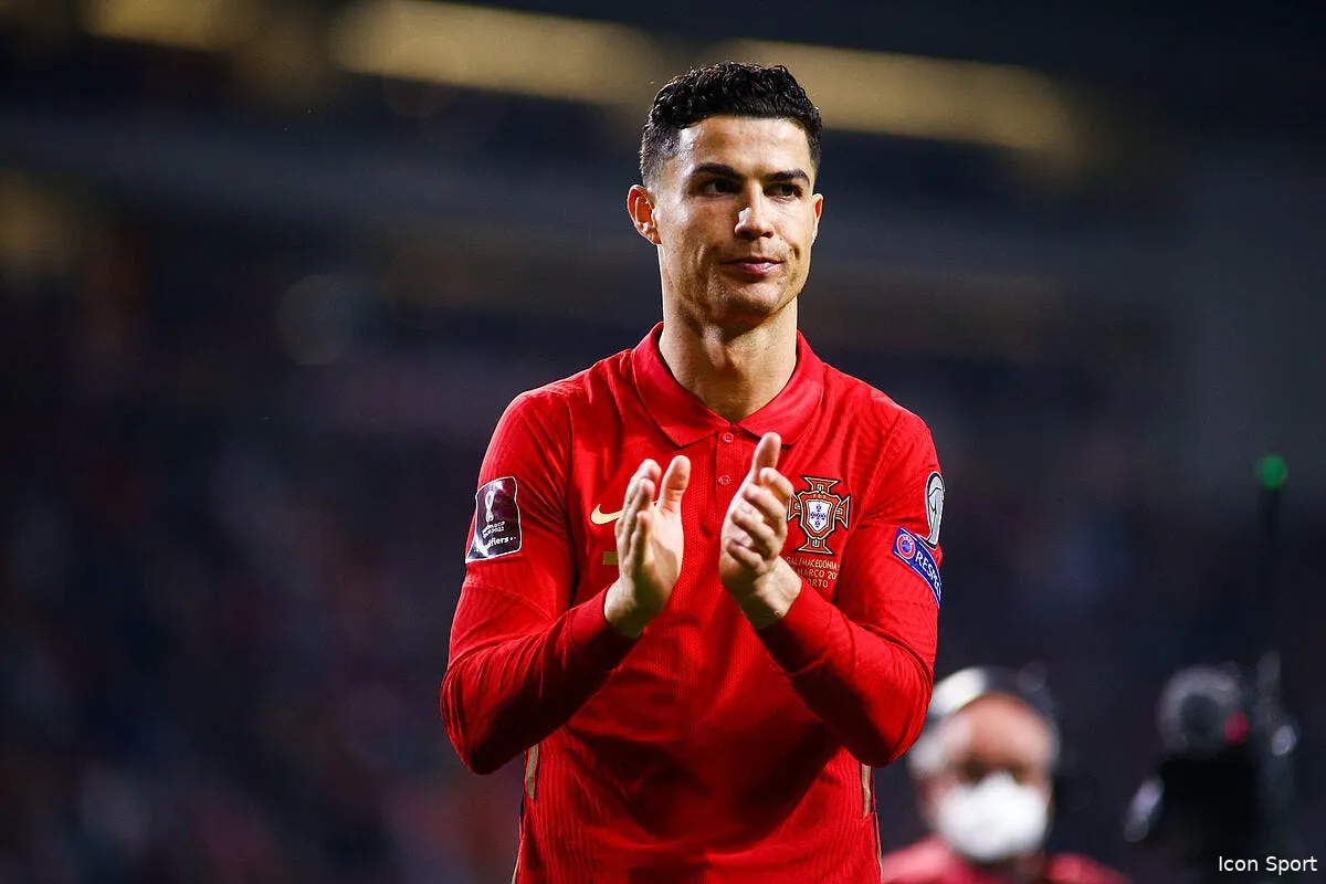 cdm un ronaldo phenomenal arrive au qatar icon 645 pornma20220329 0094 353754