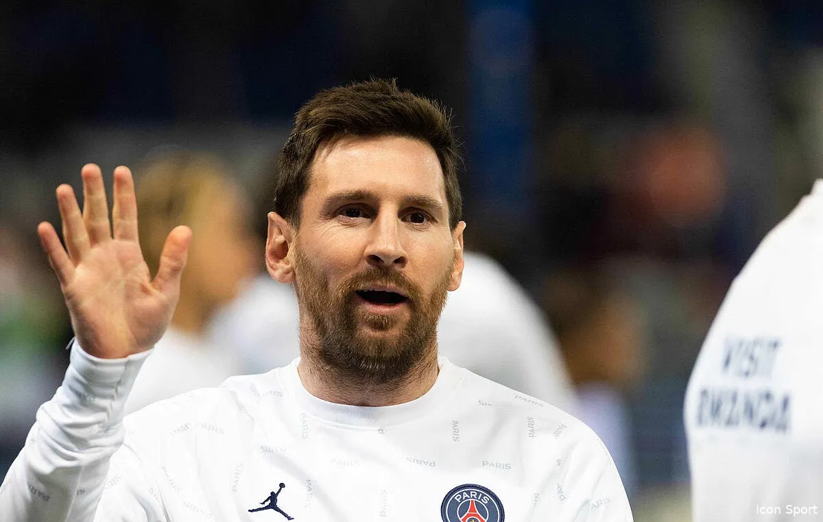 lionel messi a l offre du psg entre les mains icon iconsport 649 psgsre20220211 787 358342