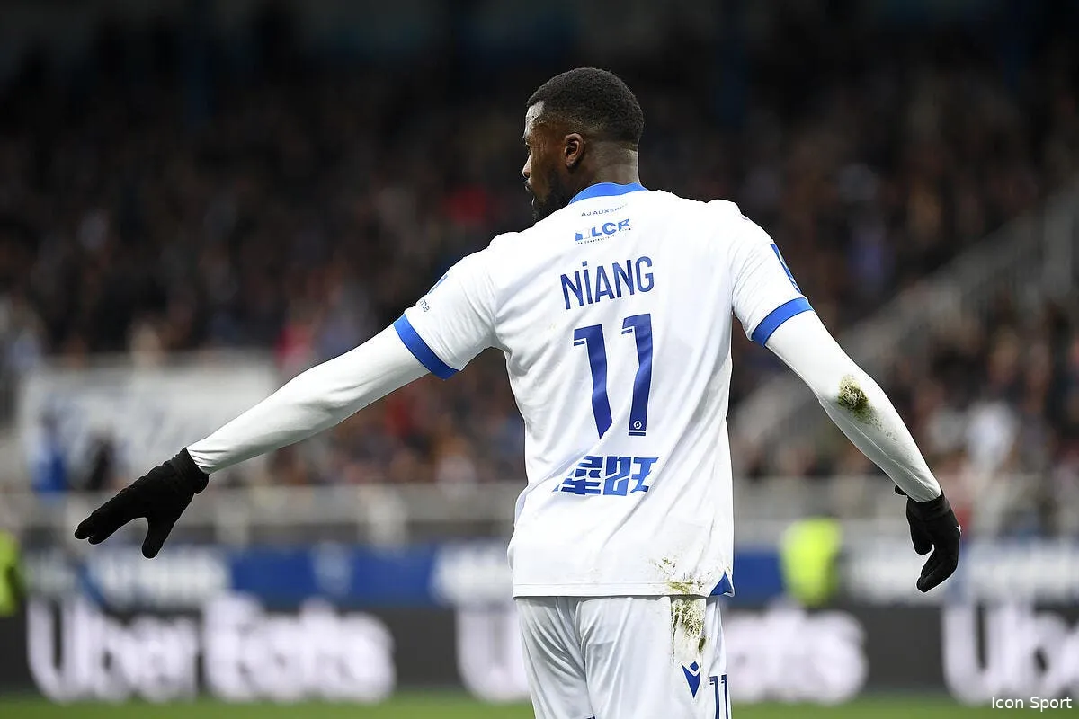 40 buts en ligue 1 l asse a trouve son attaquant iconsport 171522 0060 379849