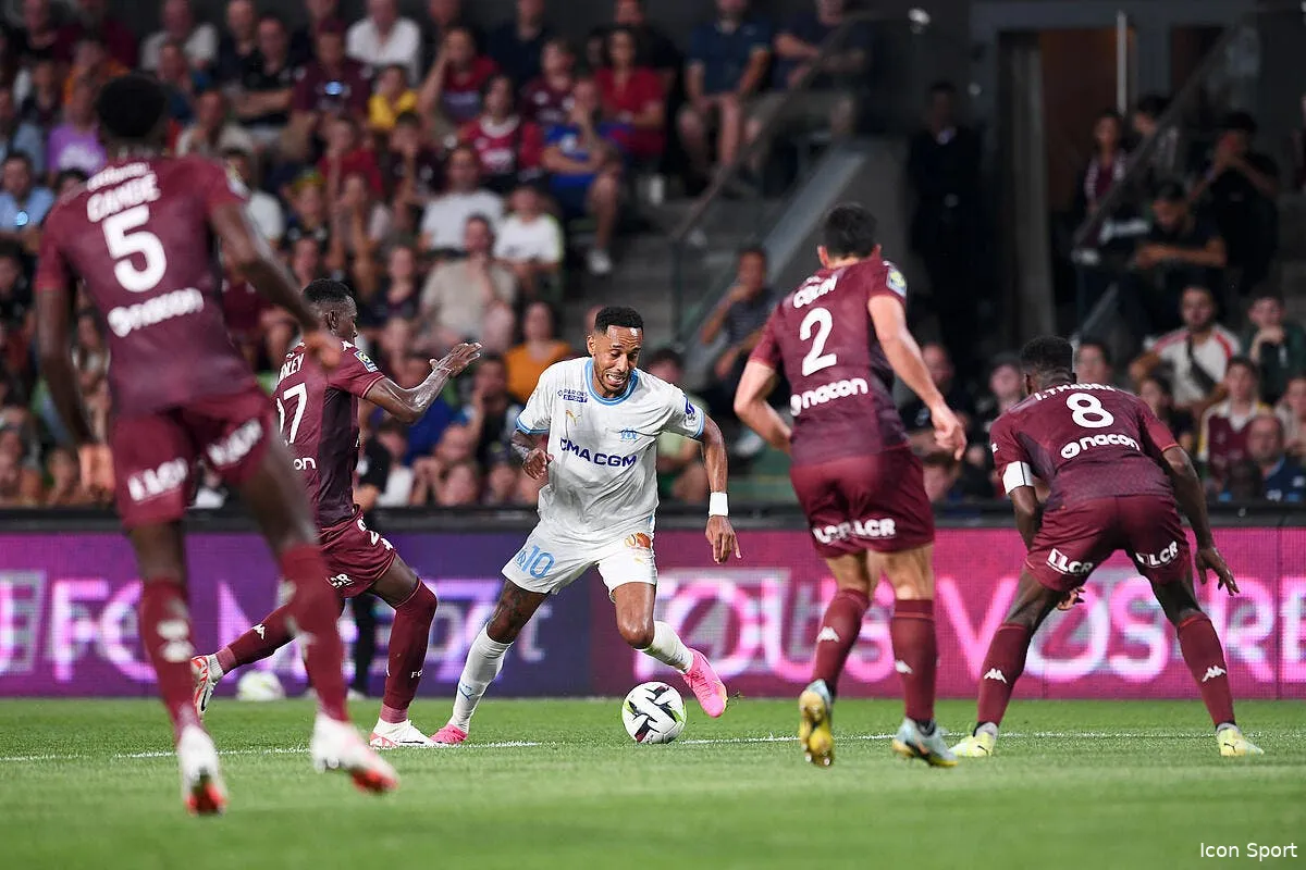 a 11 contre 10 l om lache des plumes a metz icon pl5 1159 364309