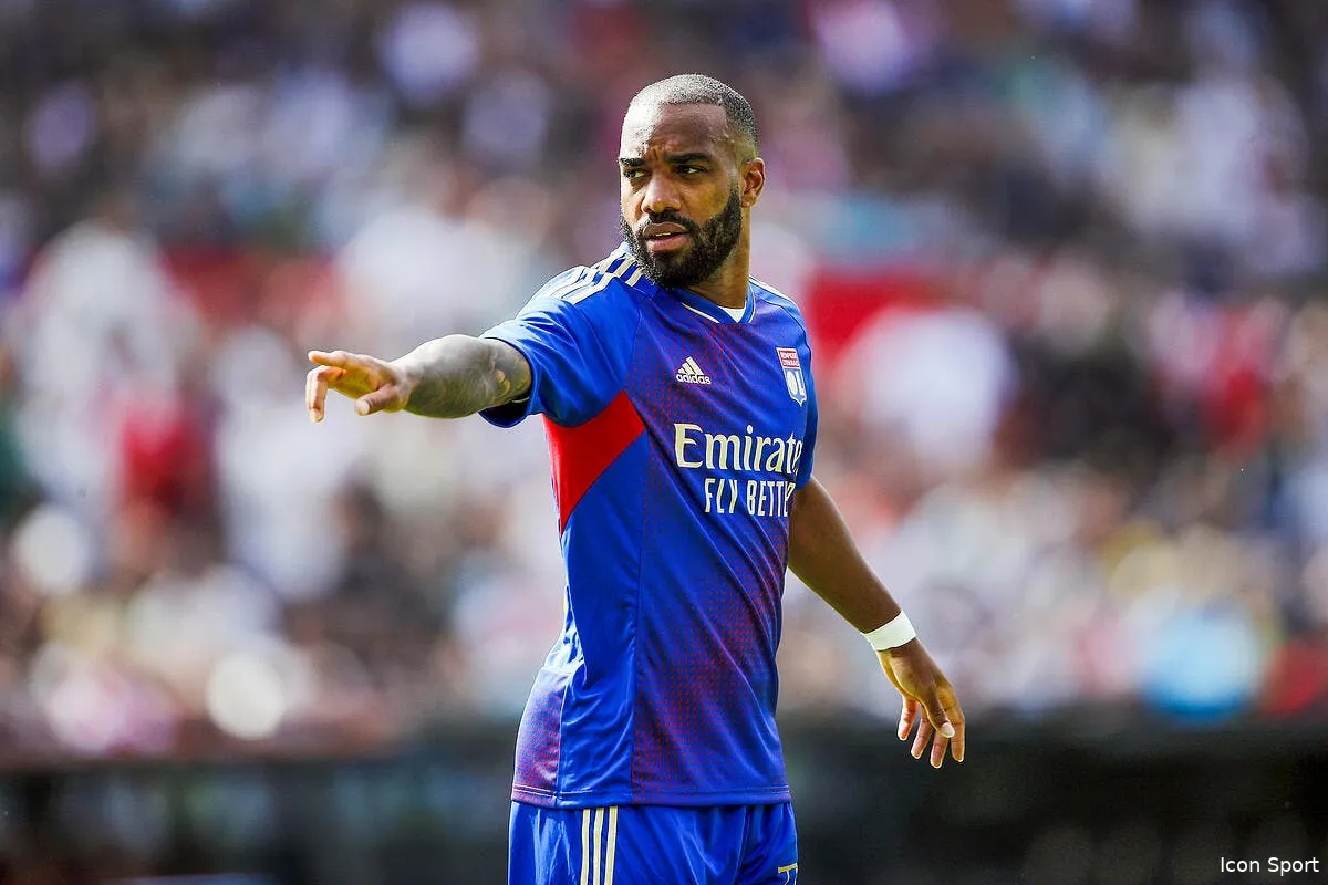 a l ol la transmission avec le general lacazette va prendre du temps icon 452243738 346379