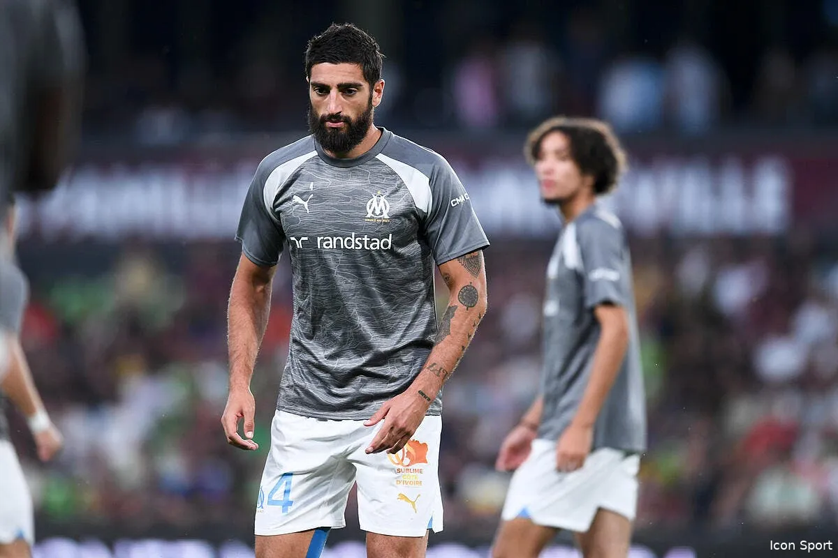 a l om pour 15 ans de plus ce defenseur annonce la couleur icon pl5 0281 365372