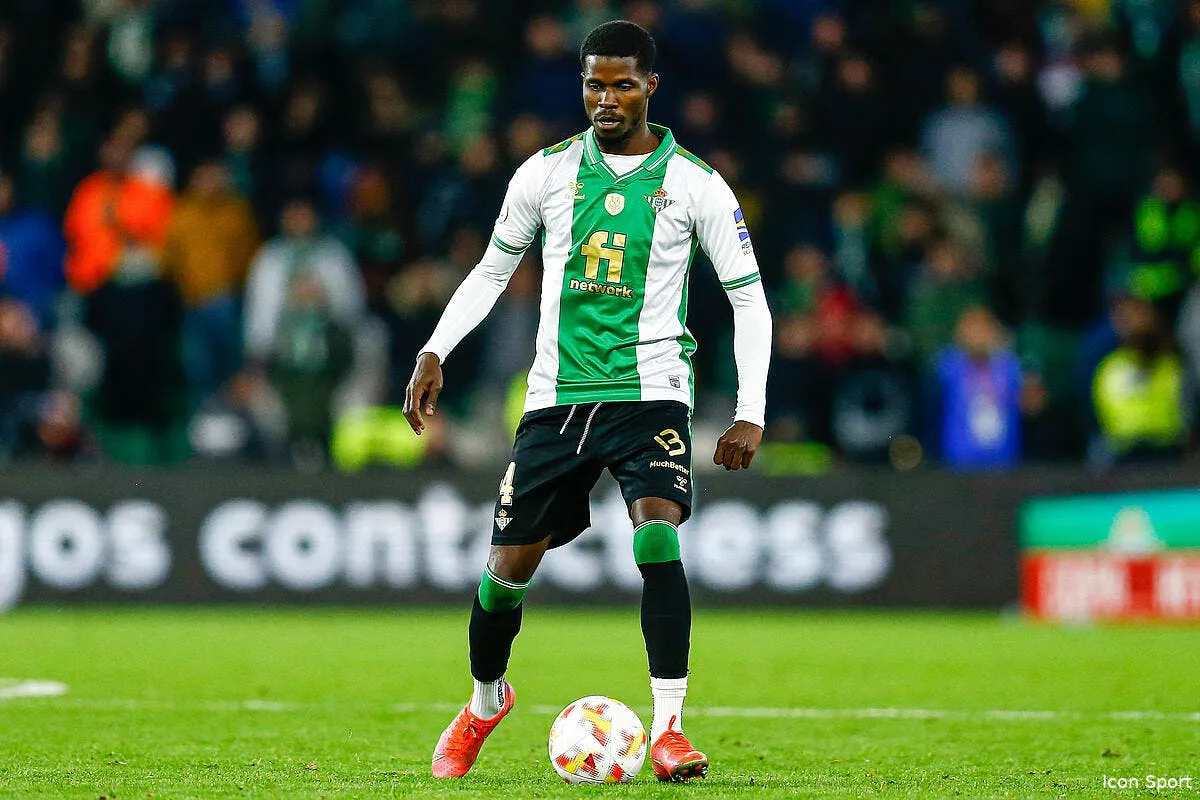 akouokou et un ailier l ol dechaine pour cette fin de mercato icon wc 230118 163 364949