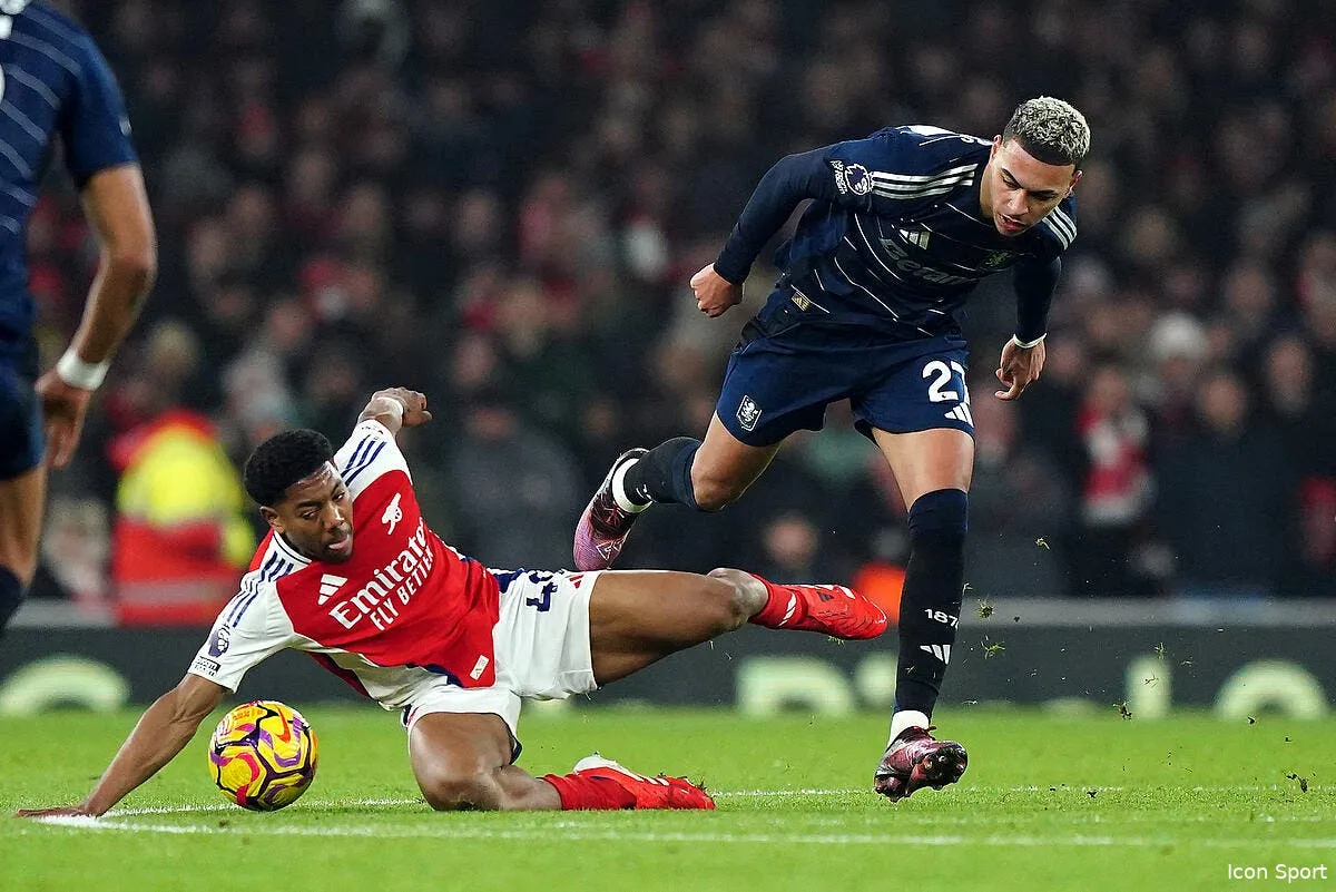 ang arsenal gache contre aston villa liverpool s envole iconsport 249769 0046 387023