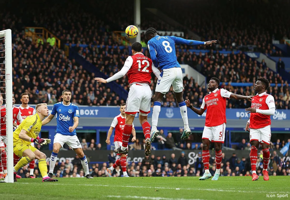 ang arsenal tombe de tres haut a everton icon iconsport spi 023 cs eve arse 356628