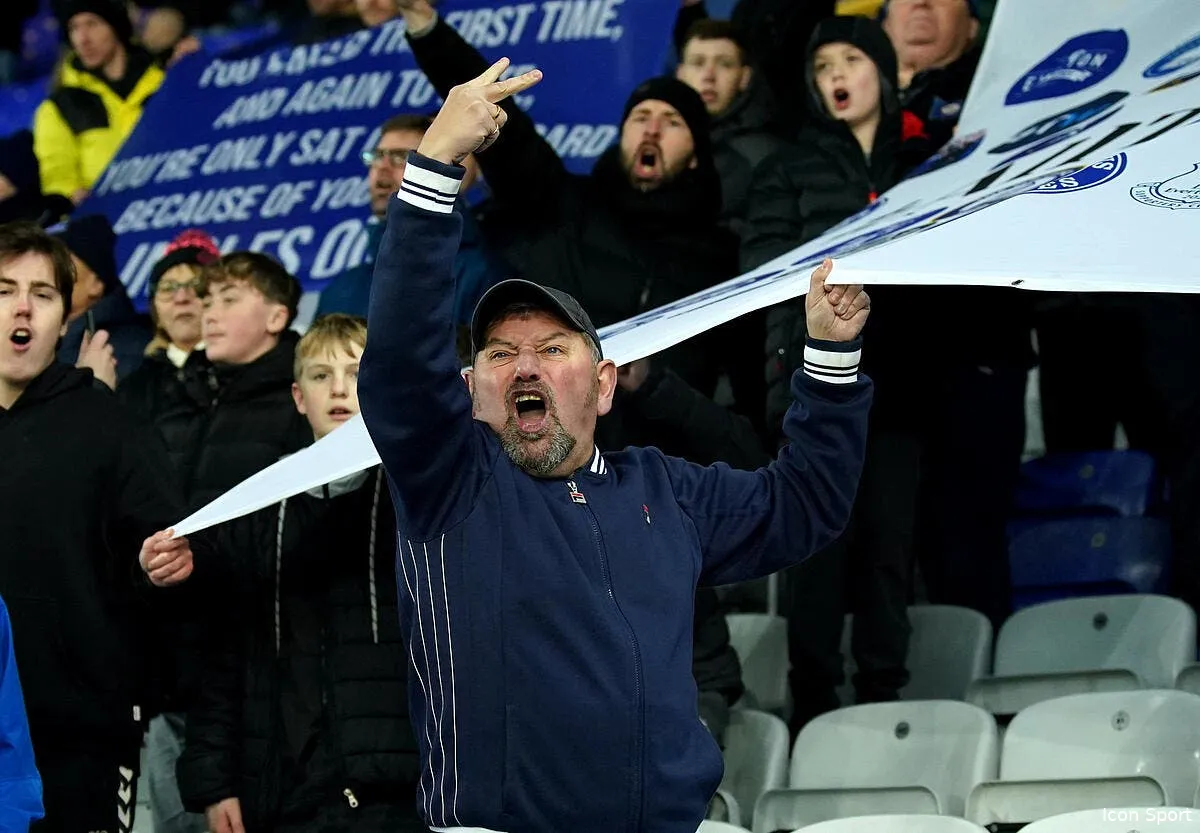 ang everton en pleine explosion mina fait le demineur icon 70563597 355827