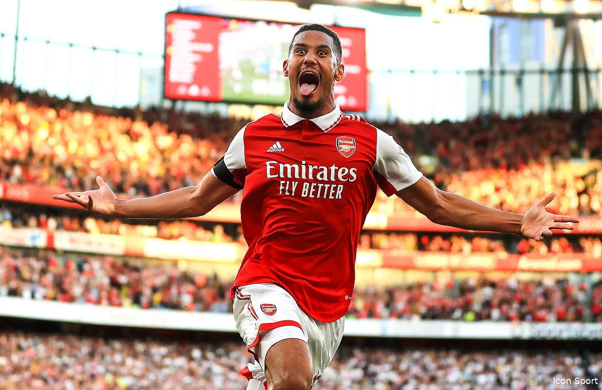 ang il passe d indesirable a maillon fort du club icon 68492578 351865