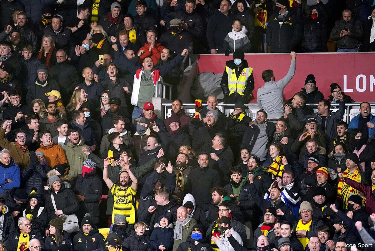 ang pas de masques dans le public pas de canal icon 012303 0031 330341