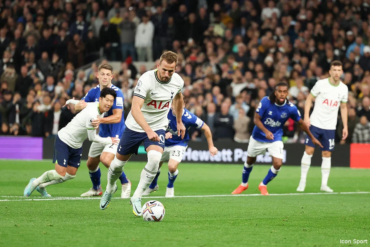 ang tottenham monte sur le podium de premier league icon ap 12436482 352397