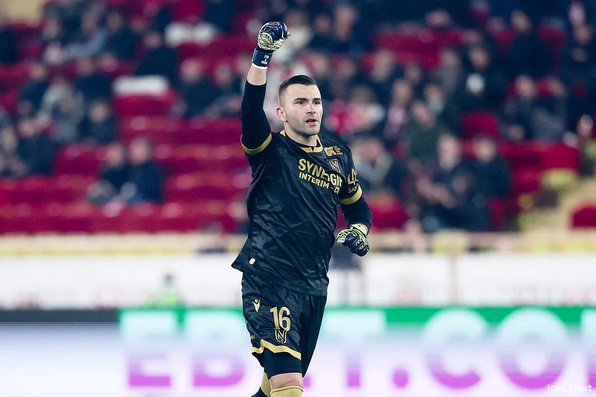 anthony lopes a ete degueulasse il comprend les sifflets iconsport 252318 0080 388926