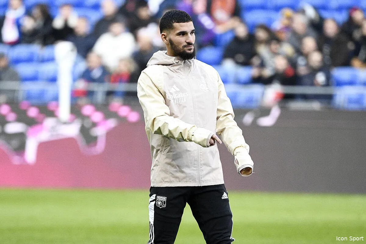 aouar recoit deja un coup de pression en algerie icon sac8444 358281